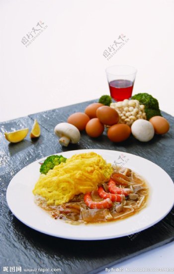 意式白汁海鲜蛋包饭图片