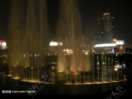 岳阳南湖音乐喷泉图片
