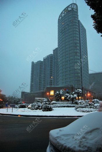 雪中酒店图片