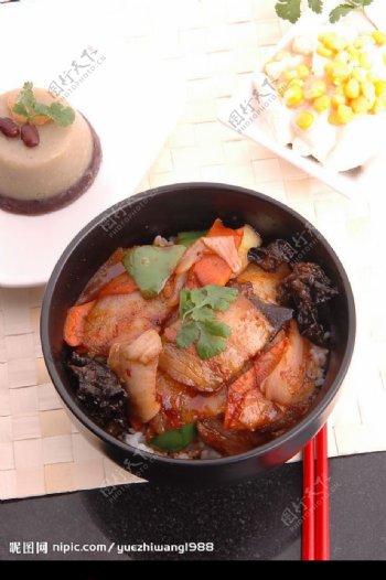 韩式泡菜五花肉饭图片