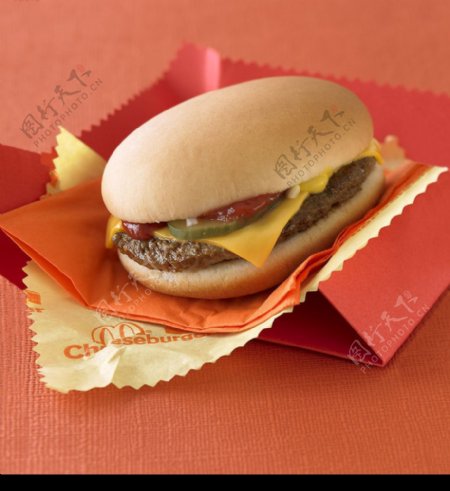 麦当劳牛肉汉堡包图片