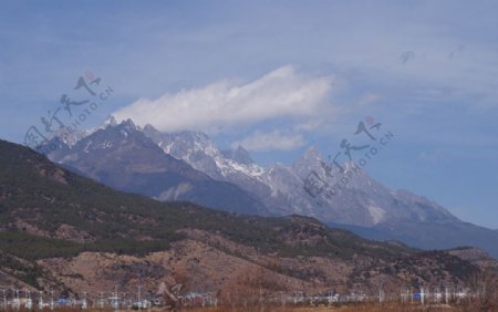 玉龙雪山远景图片