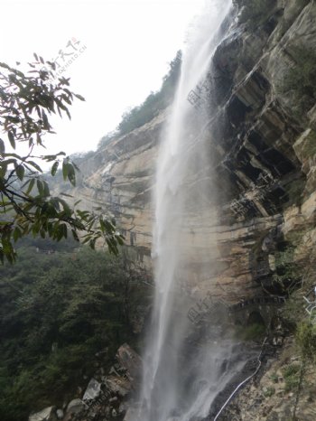 嵩山卢崖瀑布风景图片