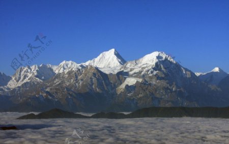 牛背山云海图片