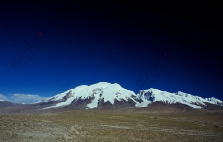 新疆慕士塔格峰图片