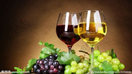 红葡萄酒和白葡萄酒图片