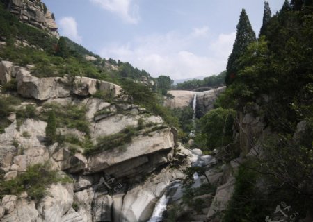 泰山瀑布图片