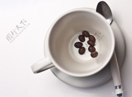 咖啡豆咖啡茶具图片