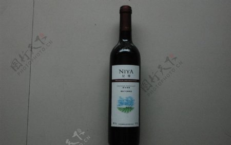 尼雅葡萄酒图片
