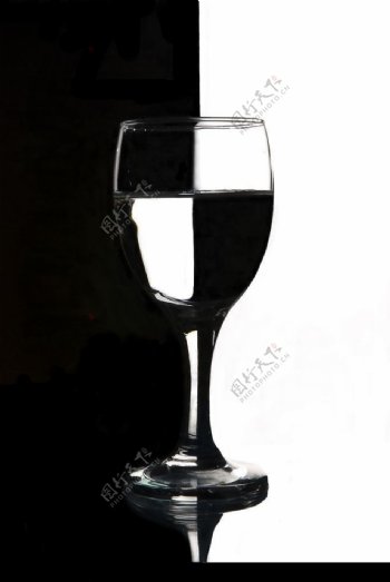 静物酒杯图片