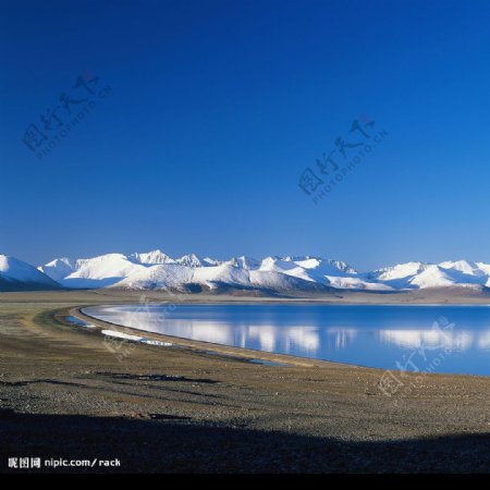 高原湖水图片