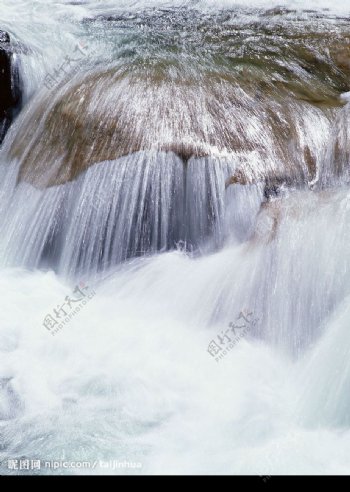 秀丽山水瀑布美景山涧溪流图片