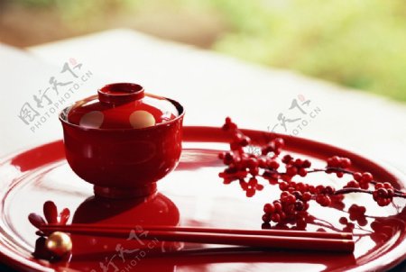 红釉茶碗图片