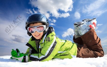 滑雪场快乐儿童图片