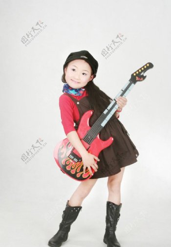 女孩吉他图片