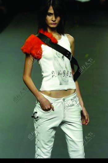 里约热内卢2004女装秋冬新品发布会0127