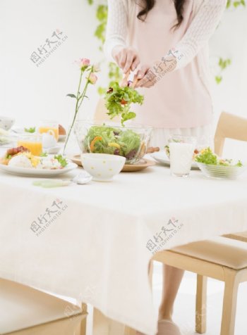 家庭餐桌0318