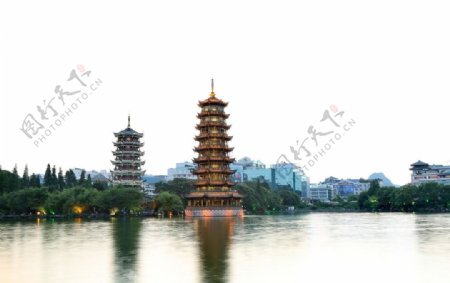 广西桂林日月塔