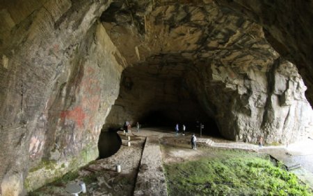 神农架山洞