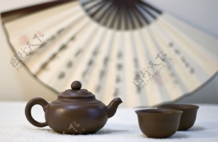 茶壶与扇子图片