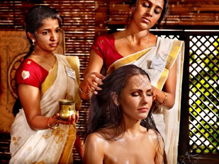 做印度spa的女人图片