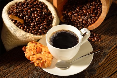 咖啡豆与咖啡图片