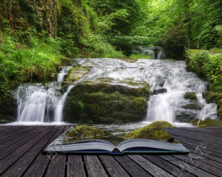 小溪瀑布与书本图片