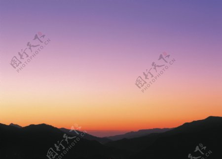 黄昏高山自然景观图片