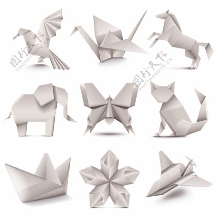 白色折纸动物