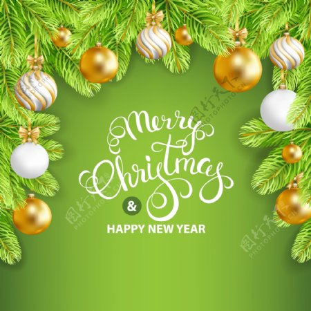清新绿色松枝和金色吊球圣诞新年贺卡矢量图