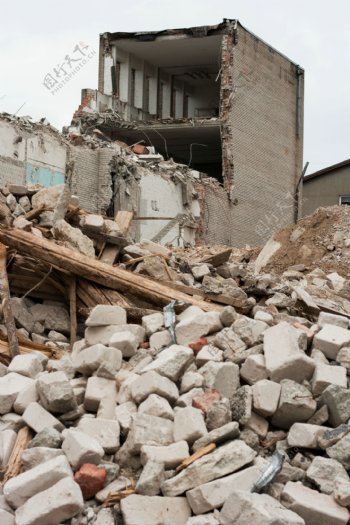 地震垮塌的建筑图片