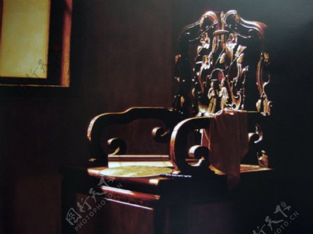 油画椅子静物图片