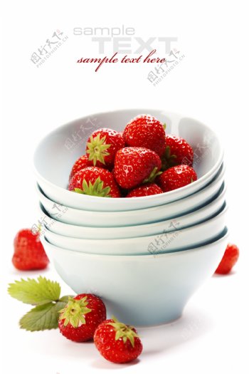 草莓与碗图片