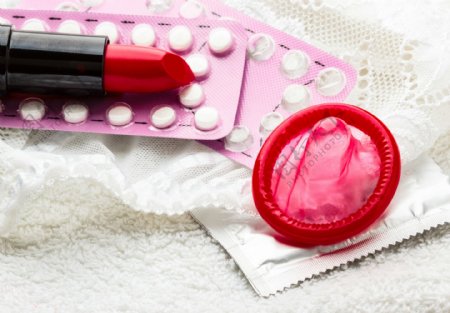 避孕用品和口红图片