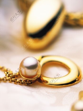 珍珠黄金饰品