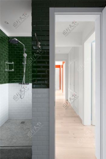 现代北欧简约浴室装修效果图