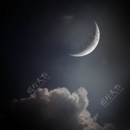 月亮与白云图片