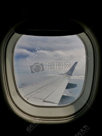 窗子外的飞机