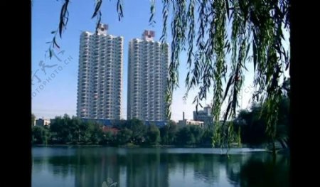 湖水高楼视频素材图片
