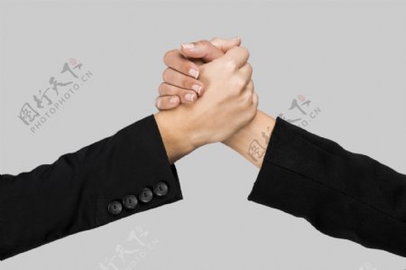 握手合作的职业人士图片