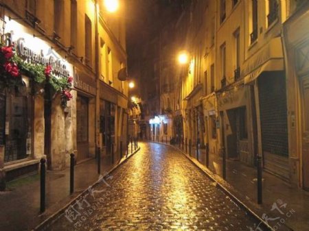 巴黎小巷夜景图片