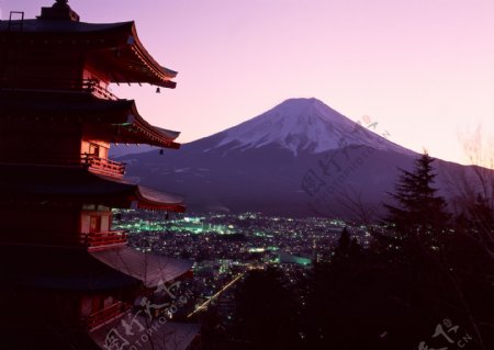 夜晚富士山风景图片