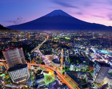 美丽的日本东京富士山夜景图片