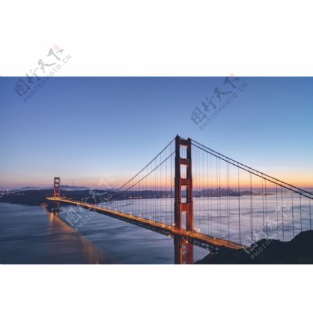 吊桥河流夕阳图