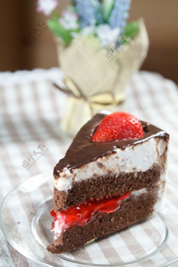 巧克力水果蛋糕图片