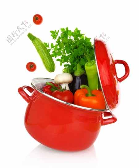 锅里的新鲜蔬菜图片