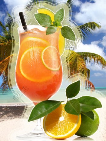 沙滩上的柠檬鸡尾酒图片