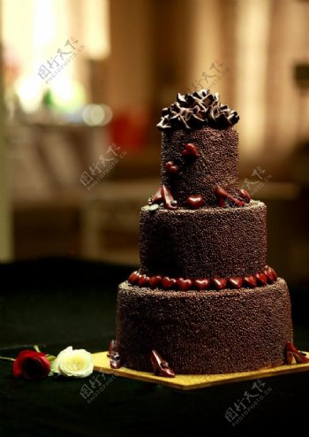 浪漫巧克力婚礼蛋糕图片