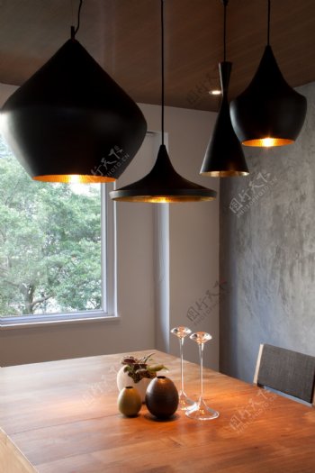 现代简约餐厅餐桌吊灯设计图