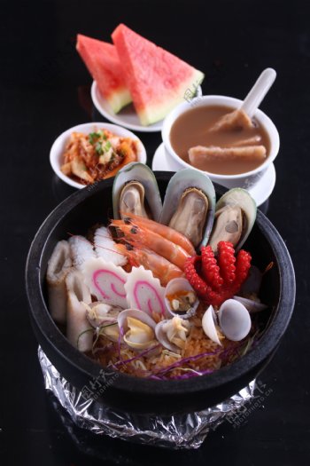海鲜石锅饭图片